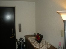 上部スペースを有効利用して玄関収納を設置 上部スペースを有効利用して玄関収納を設置